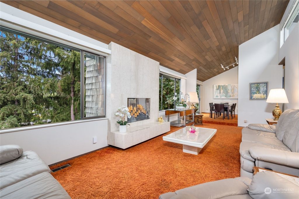 Photo of 1012 109th Avenue SE, Bellevue, WA 98004 (MLS # 2280221)