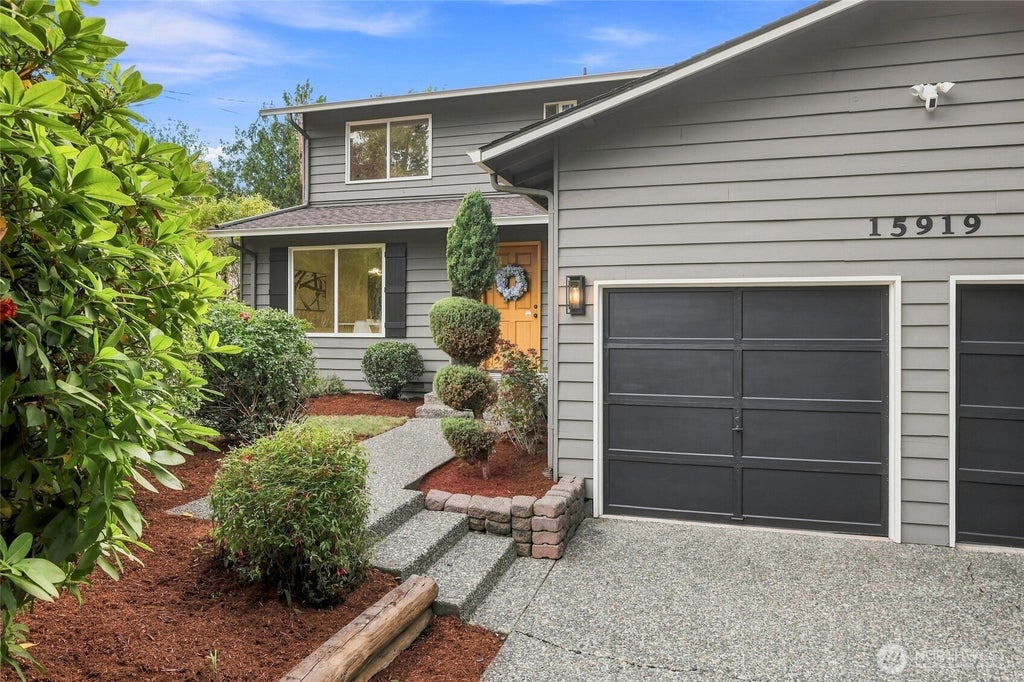 Photo of 15919 82nd Place NE, Kenmore, WA 98028 (MLS # 2574571)