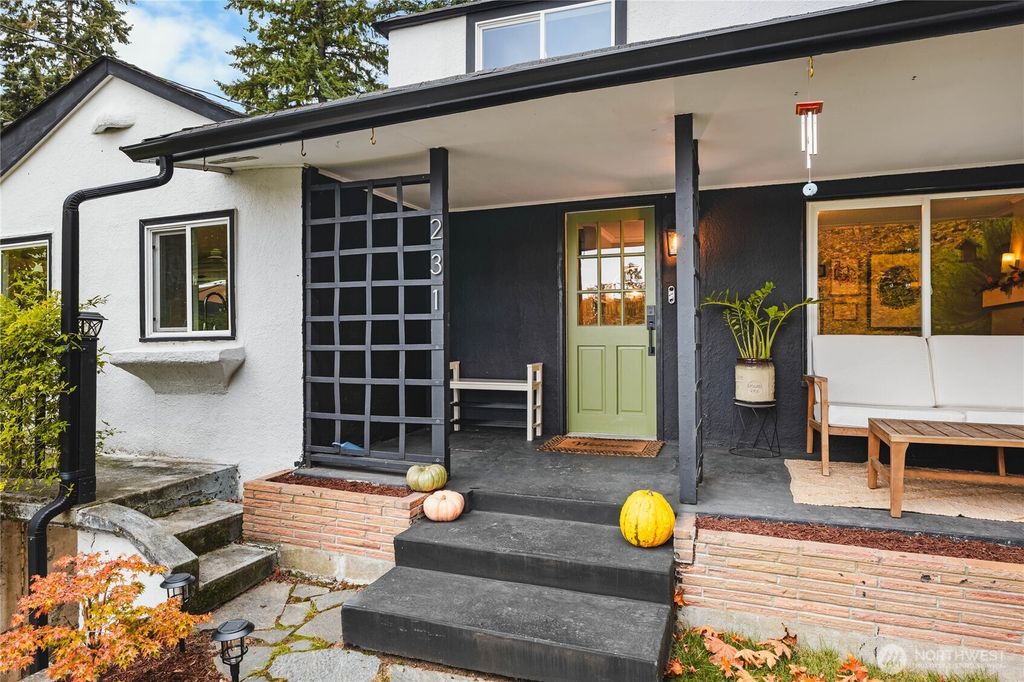 Photo of 231 S Yantic Avenue, Bremerton, WA 98312 (MLS # 2451535)