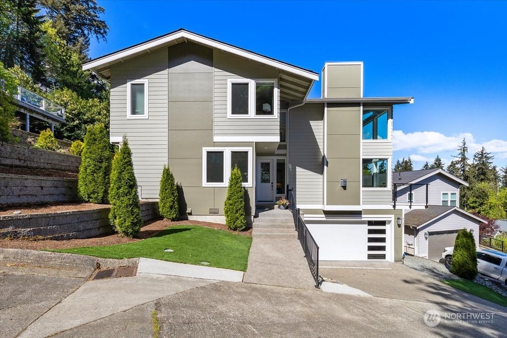 Photo of 4325 166th Lane SE, Bellevue, WA 98006 (MLS # 2211741)