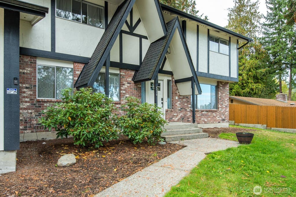 Photo of 2730 Iroquois Drive, Mount Vernon, WA 98273 (MLS # 2568834)