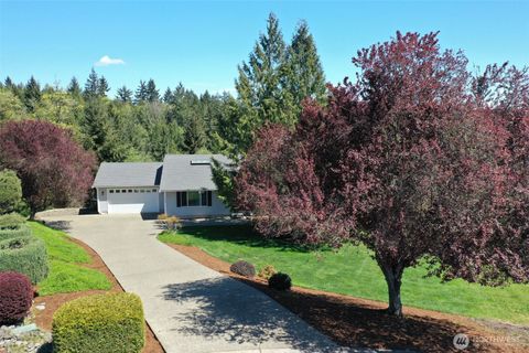 Photo of 1712 Winterwood Drive, Centralia, WA 98531 (MLS # 2506843)