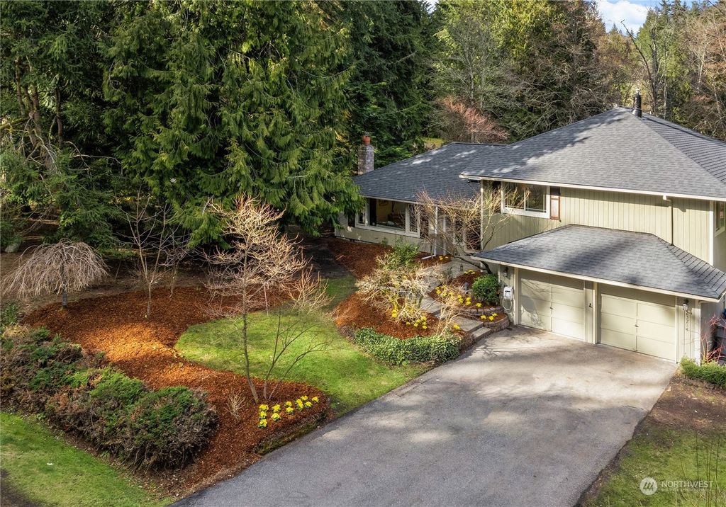 Photo of 23714 NE 70th Street, Redmond, WA 98053 (MLS # 2072118)