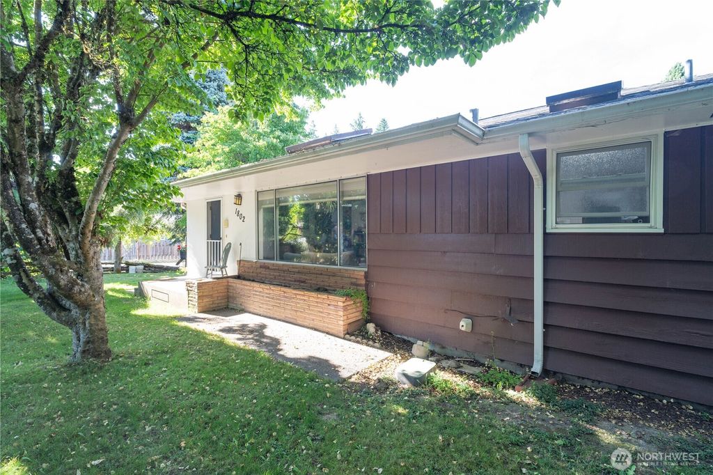 Photo of 1802 22nd Avenue SE, Olympia, WA 98501 (MLS # 2489698)