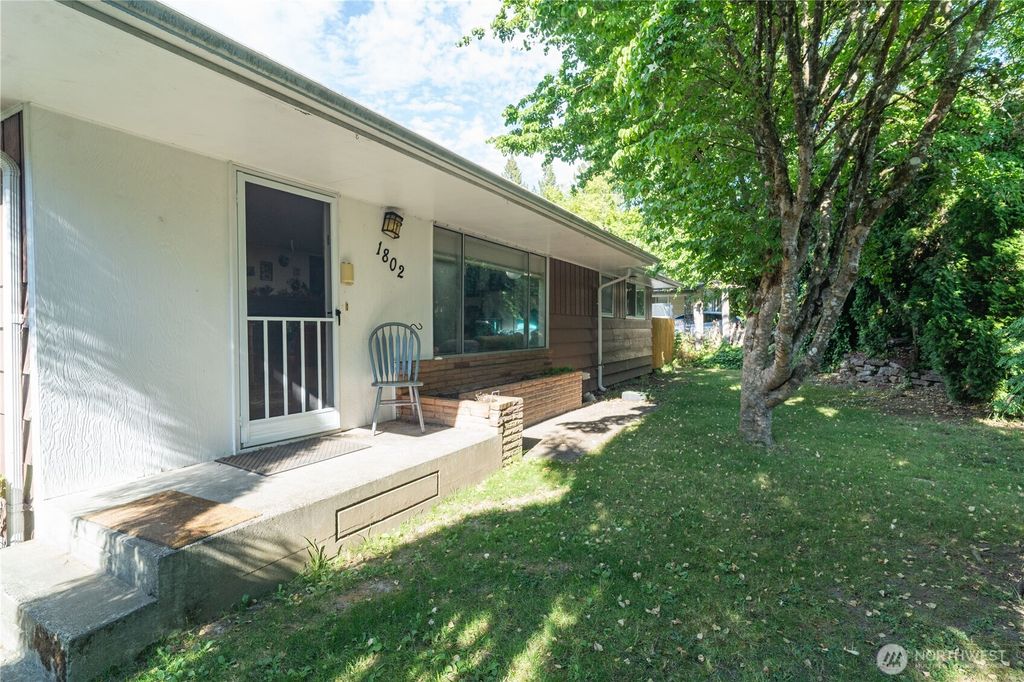 Photo of 1802 22nd Avenue SE, Olympia, WA 98501 (MLS # 2489698)