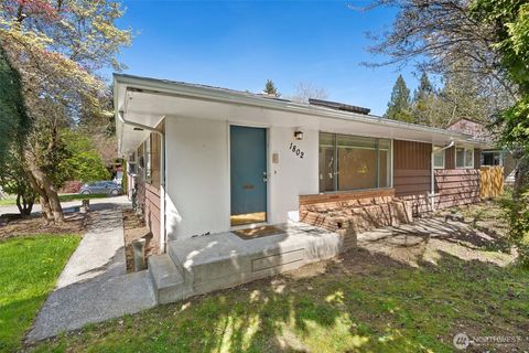 Photo of 1802 22nd Avenue SE, Olympia, WA 98501 (MLS # 2489698)