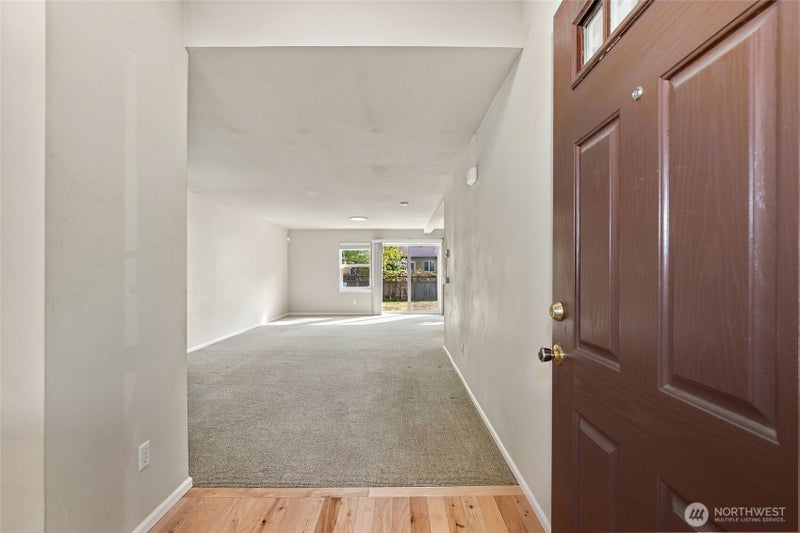 4426 Roxanna Loop SE