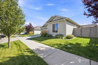 Photo of 2584 Clark Ridge Dr DR, Richland, WA 99352 (MLS # 2578855)