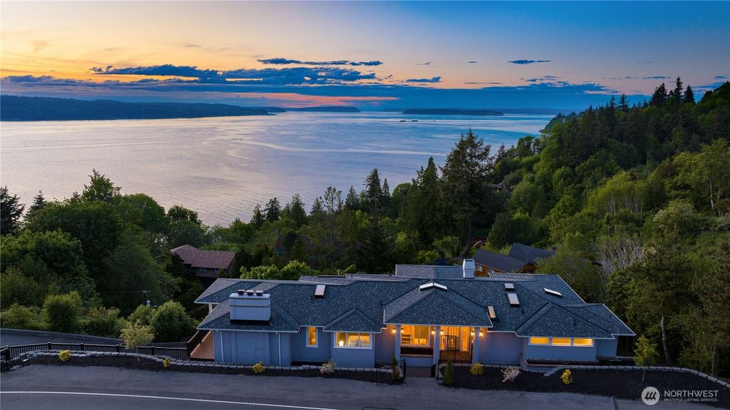 Photo of 6117 92nd Street SW, Mukilteo, WA 98275 (MLS # 2370027)