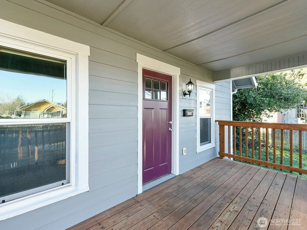 Photo of 7232 S Oakes Street, Tacoma, WA 98409 (MLS # 2475017)