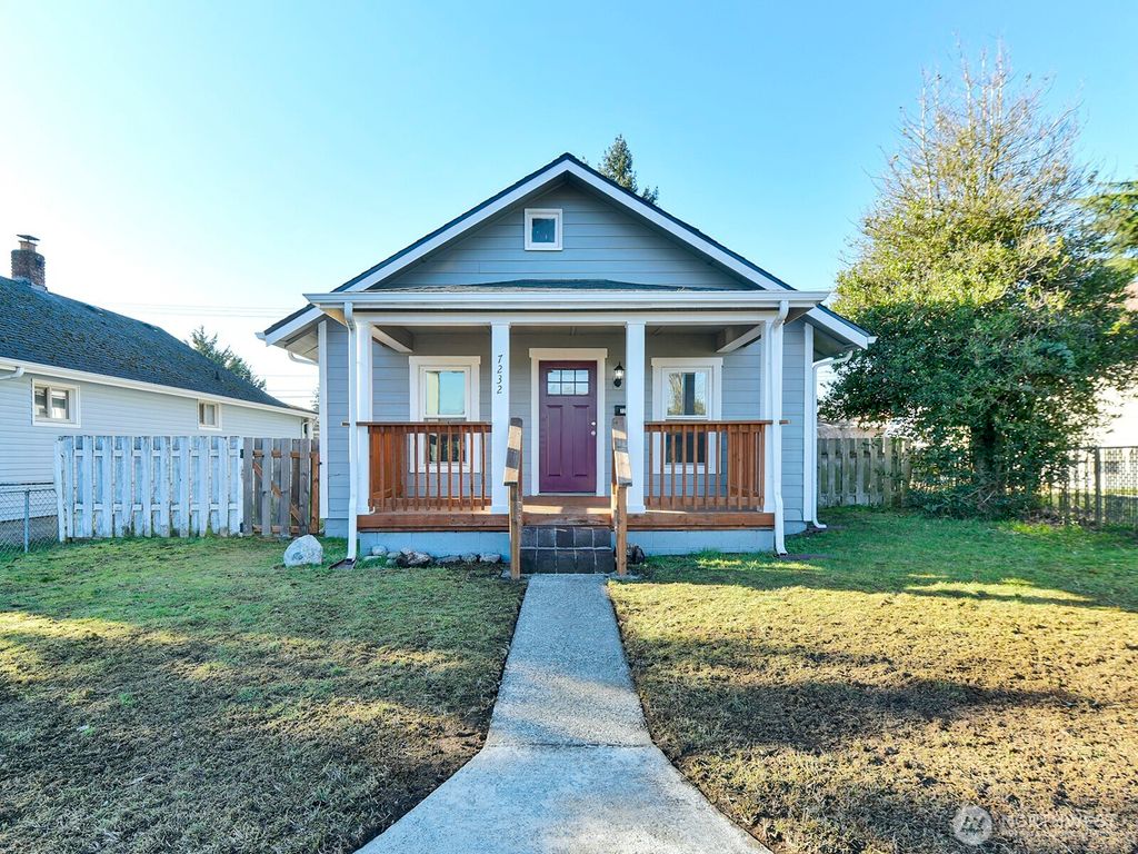 Photo of 7232 S Oakes Street, Tacoma, WA 98409 (MLS # 2475017)