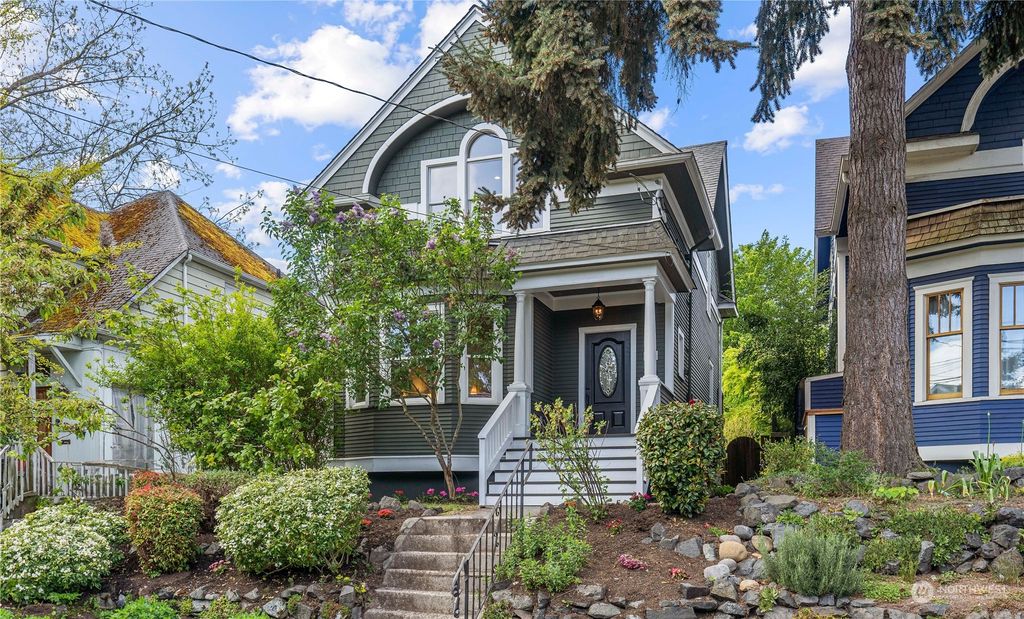 Photo of 931 21st Avenue, Seattle, WA 98122 (MLS # 2229960)