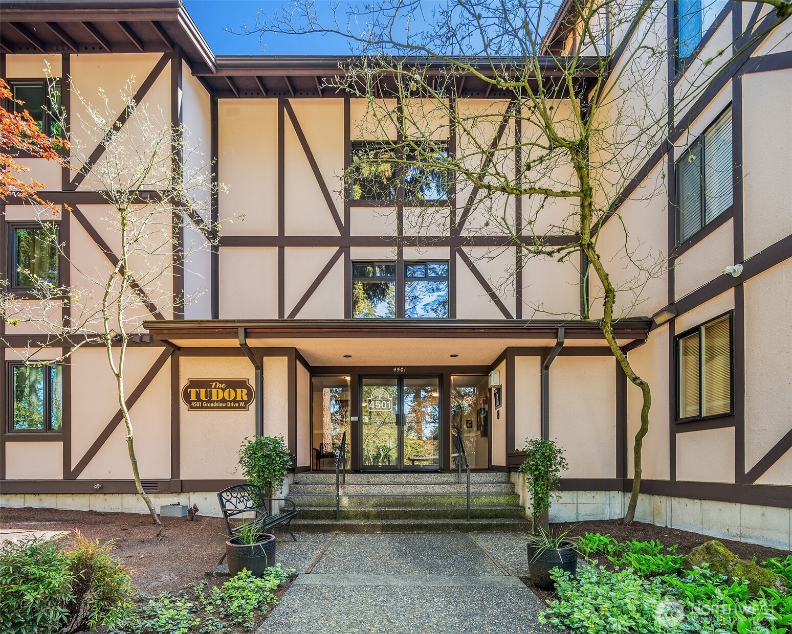 4501 Grandview Drive W T-105