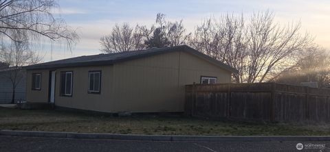 Photo of 651 N Dayton Avenue, Connell, WA 99326 (MLS # 2493487)