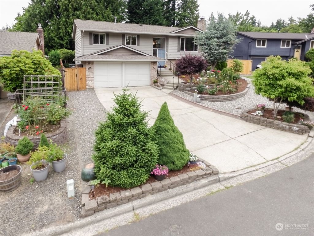 Photo of 11812 NE 158th Street, Bothell, WA 98011 (MLS # 2126797)