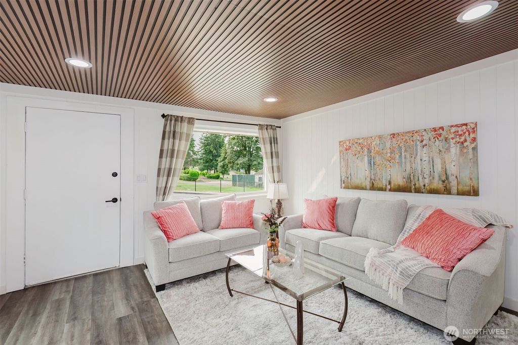 Photo of 2122 15th Street, Bremerton, WA 98312 (MLS # 2477856)