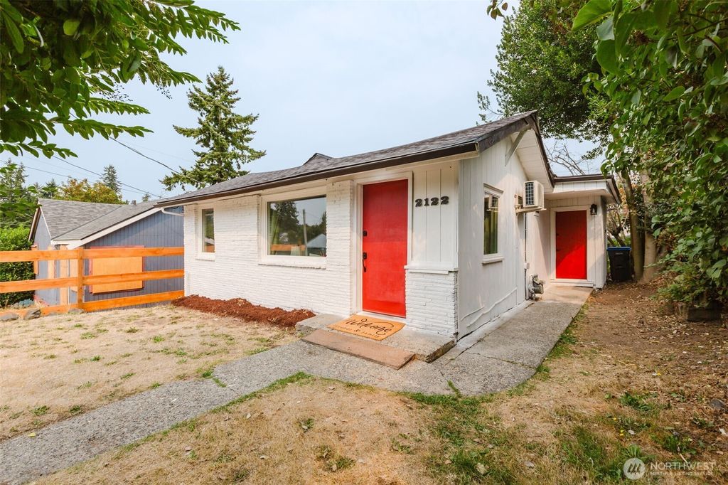 Photo of 2122 15th Street, Bremerton, WA 98312 (MLS # 2477856)