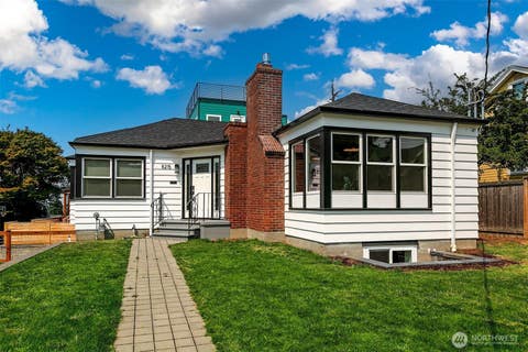 Photo of 8215 4th Avenue NE, Seattle, WA 98115 (MLS # 2563881)