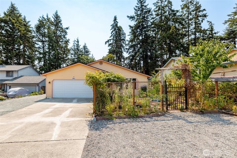 Photo of 1961 NE 9th Avenue, Oak Harbor, WA 98277 (MLS # 2568008)