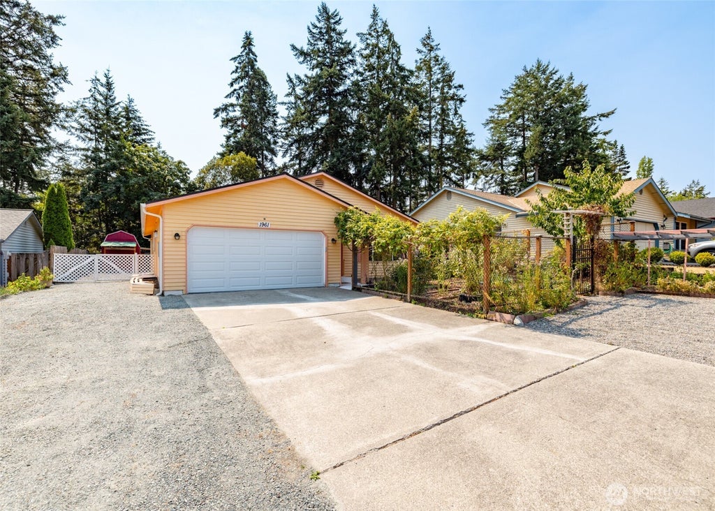 Photo of 1961 NE 9th Avenue, Oak Harbor, WA 98277 (MLS # 2568008)