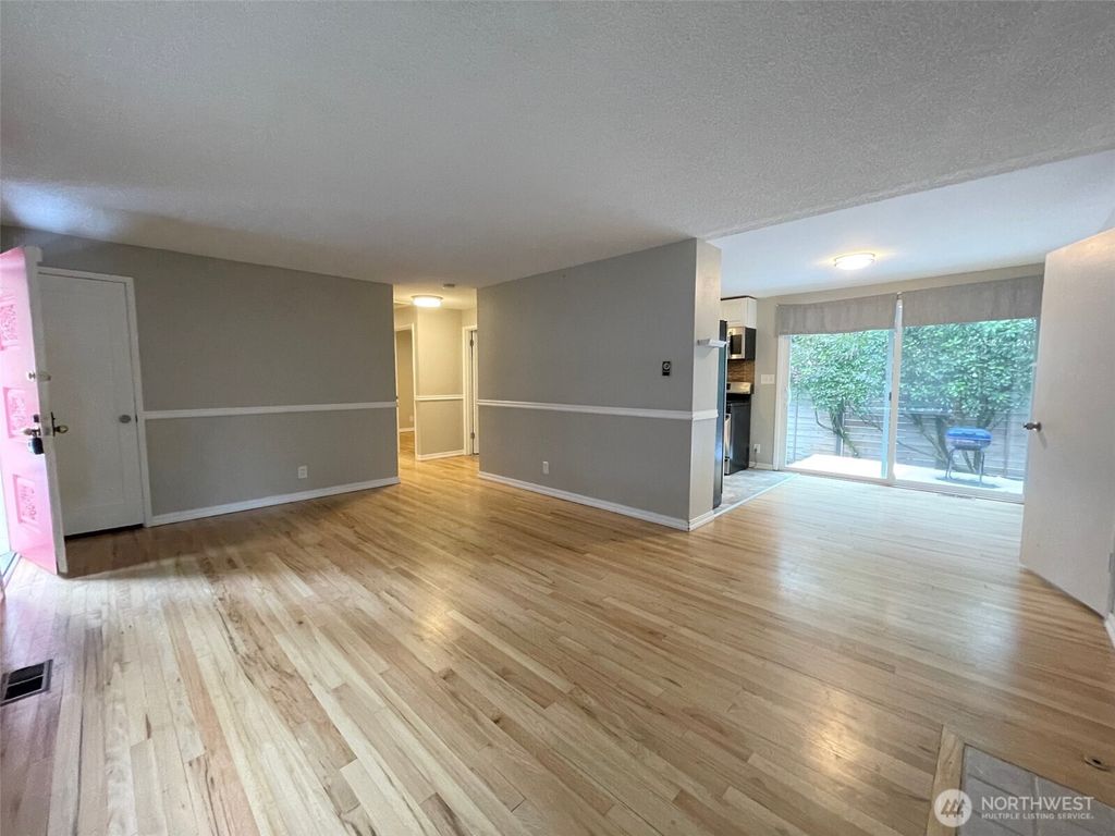 Photo of 165 NE 155th Street, Shoreline, WA 98155 (MLS # 2492581)