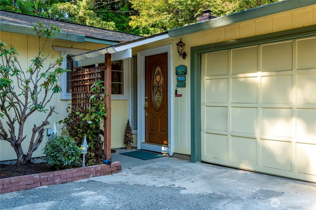 Photo of 14130 57th Drive SE, Everett, WA 98208 (MLS # 2437951)