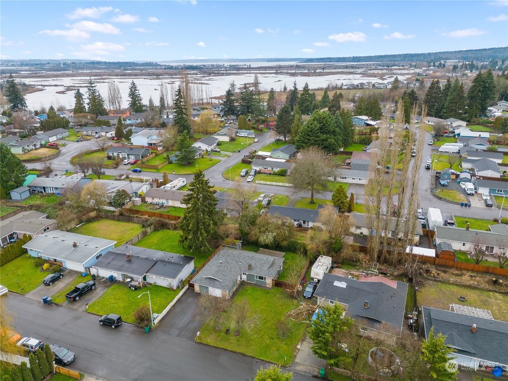 Photo of 5818 64th Avenue NE, Marysville, WA 98270 (MLS # 2042118)