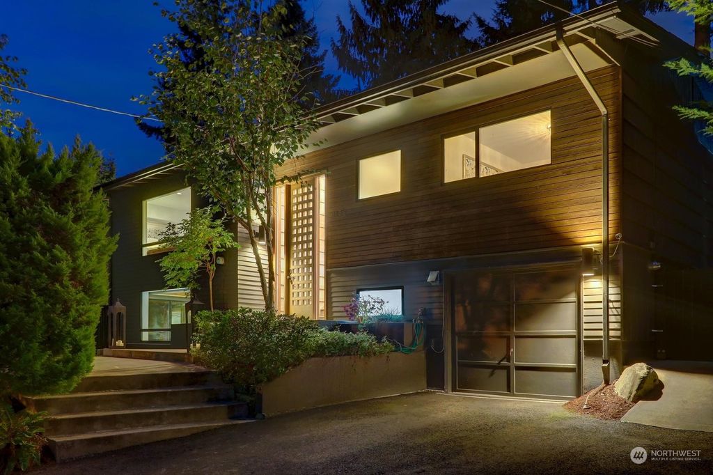 Photo of 8135 NE 165th Street, Kenmore, WA 98028 (MLS # 2163144)