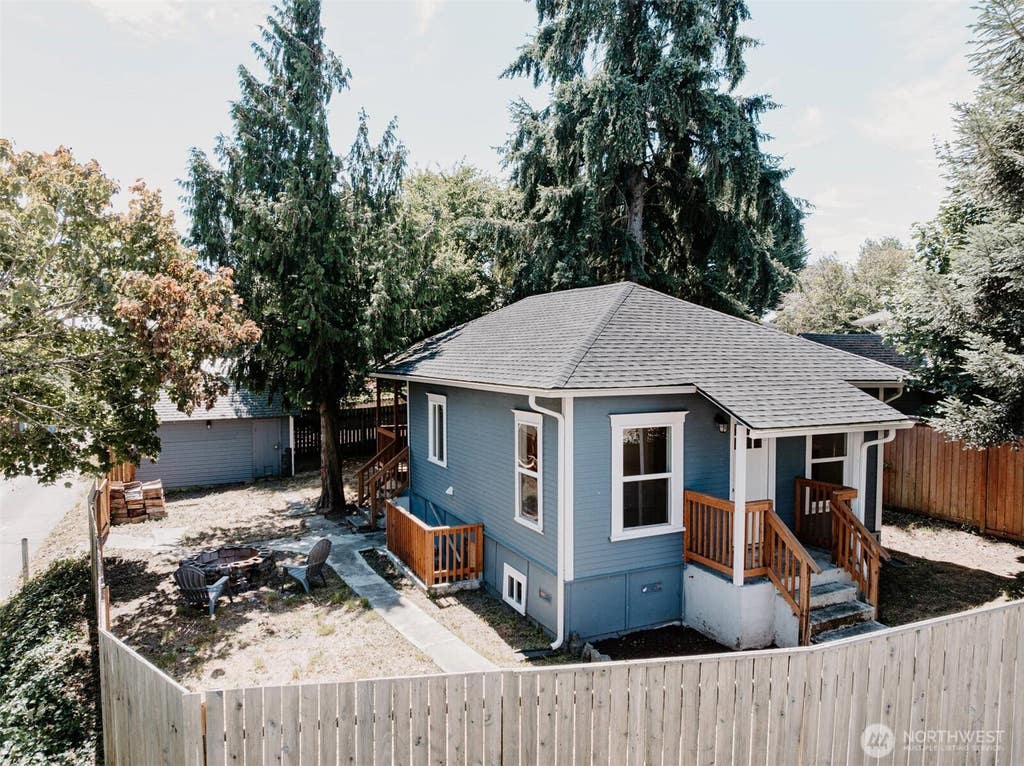 Photo of 3714 22nd Street, Everett, WA 98201 (MLS # 2540834)