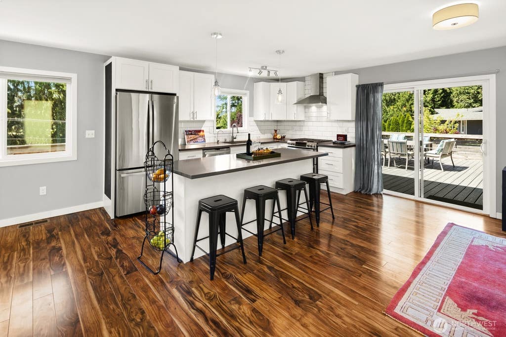 Photo of 15315 NE 140th Street, Redmond, WA 98052 (MLS # 2545170)