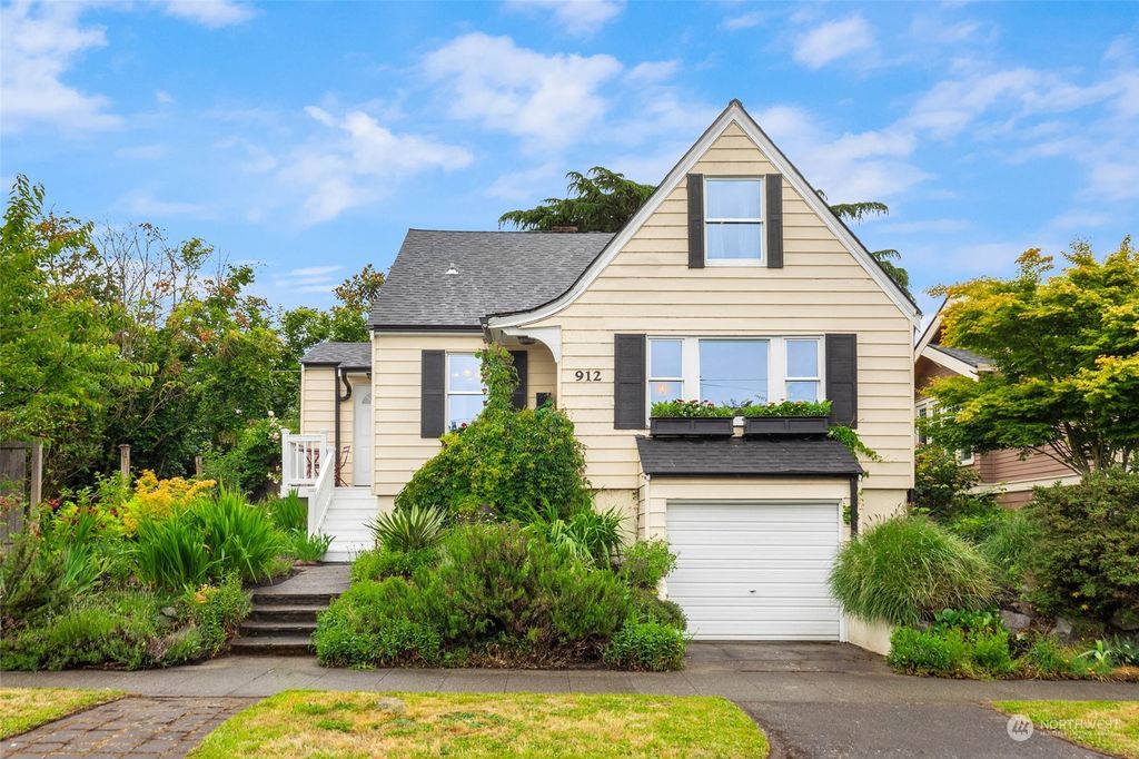 Photo of 912 NW 77th Street, Seattle, WA 98117 (MLS # 2130562)