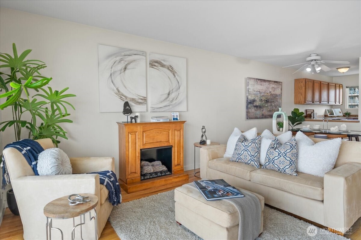 414 Lakeside Avenue S 13