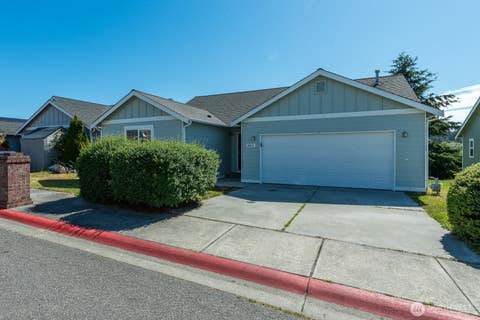 Photo of 942 NE Cordero Place, Oak Harbor, WA 98277 (MLS # 2543508)