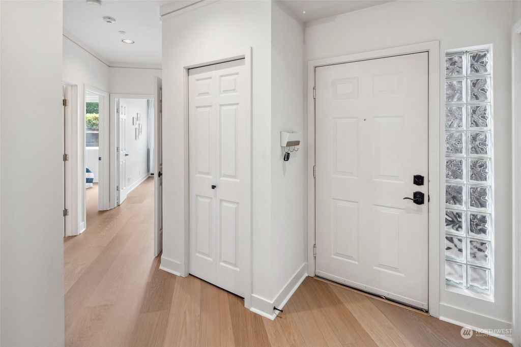 Photo of 624 Kirkland Way #2, Kirkland, WA 98033 (MLS # 2277849)