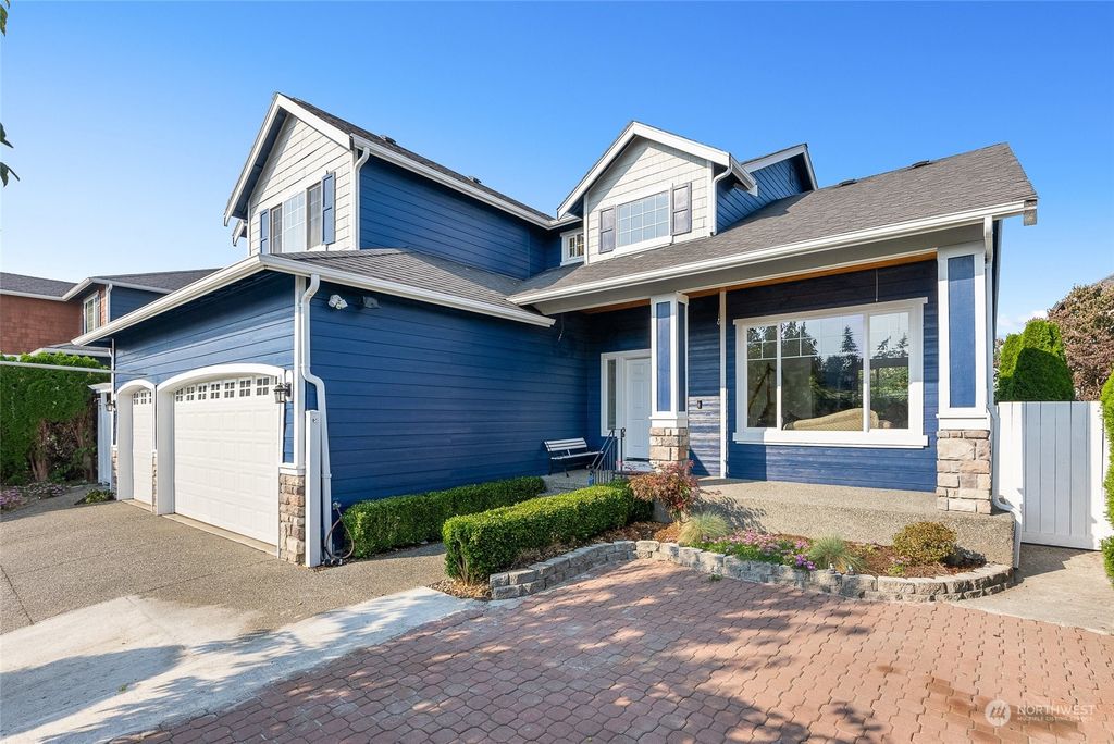 Photo of 17719 11th Place W, Lynnwood, WA 98037 (MLS # 2024562)