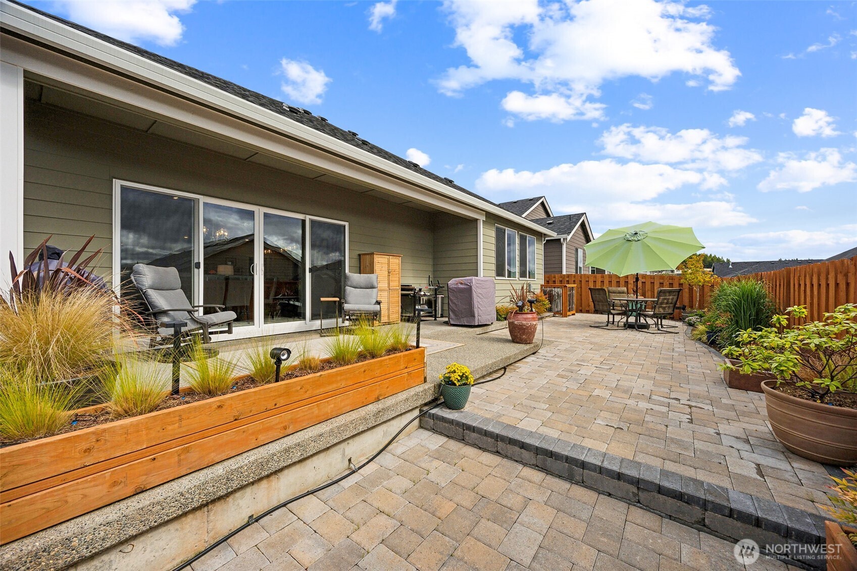 3110 Arrowroot Loop SE