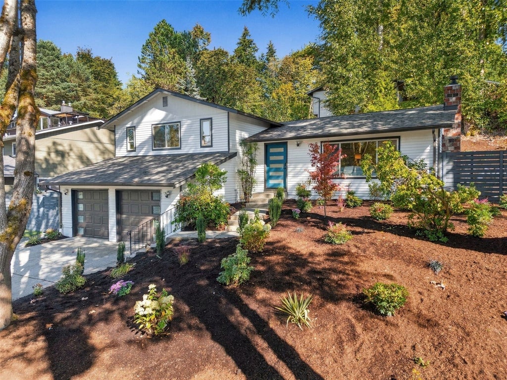 Photo of 10120 111th Avenue NE, Kirkland, WA 98033 (MLS # 2598942)