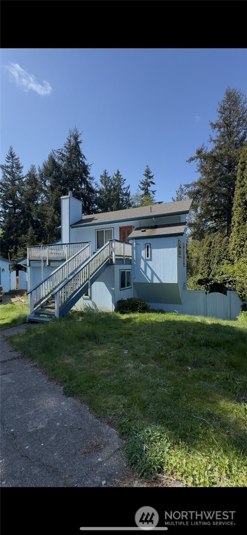 Photo of 701 10th Street, Mukilteo, WA 98275 (MLS # 2372010)