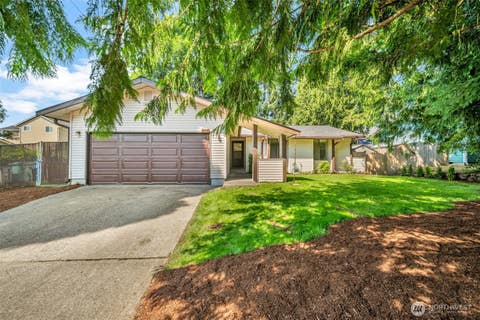 Photo of 11622 SE 320th Street, Auburn, WA 98092 (MLS # 2566714)