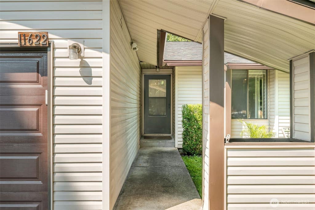 Photo of 11622 SE 320th Street, Auburn, WA 98092 (MLS # 2566714)