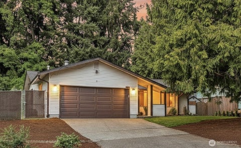 Photo of 11622 SE 320th Street, Auburn, WA 98092 (MLS # 2566714)