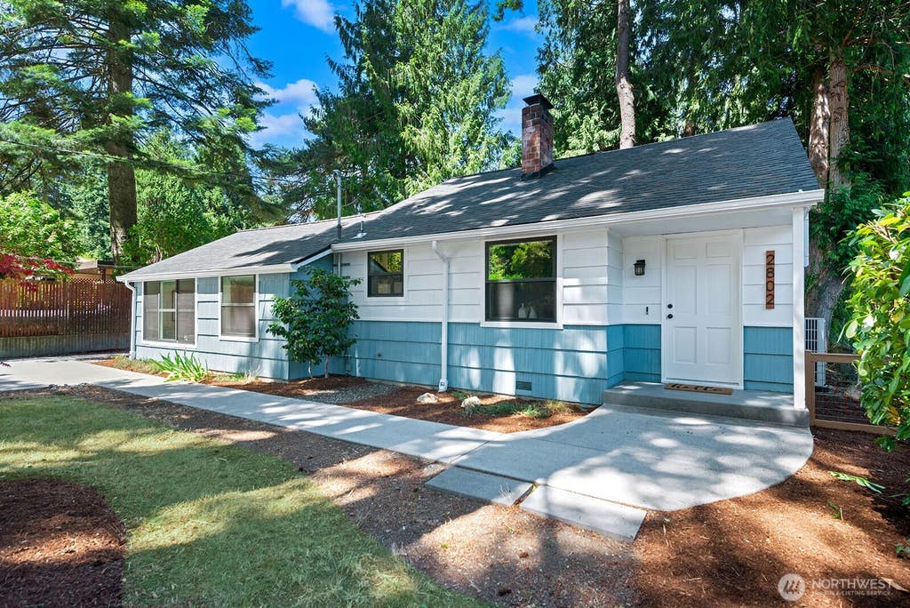 Photo of 2802 NE 185th Street, Lake Forest Park, WA 98155 (MLS # 2560463)