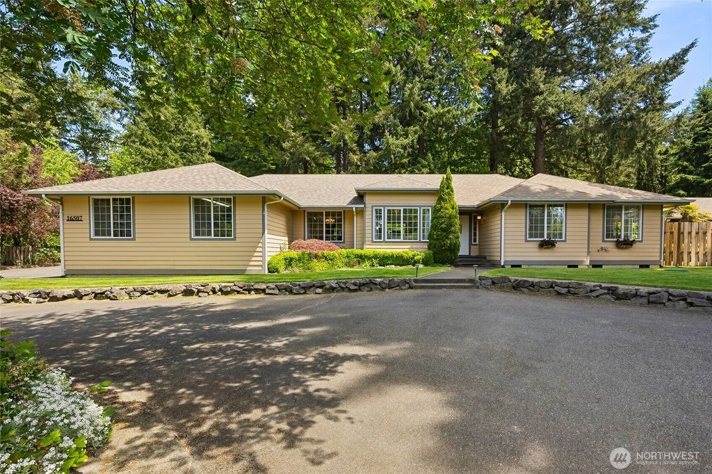 Photo of 16507 71st Avenue E, Puyallup, WA 98375 (MLS # 2528686)