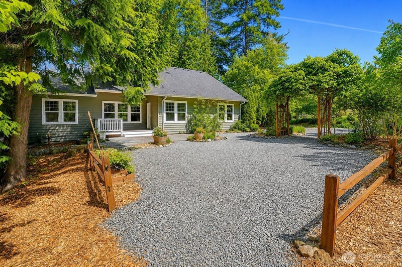 308 RIDGELAWN Place