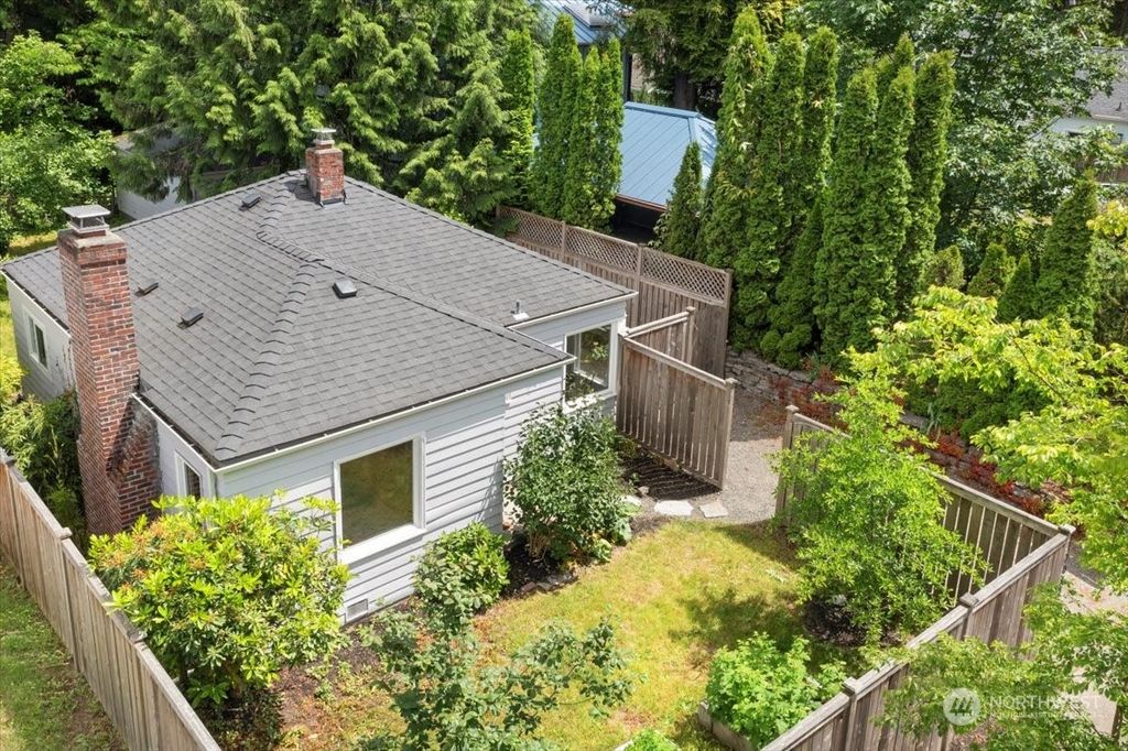 Photo of 12042 35th Avenue NE, Seattle, WA 98125 (MLS # 2254799)
