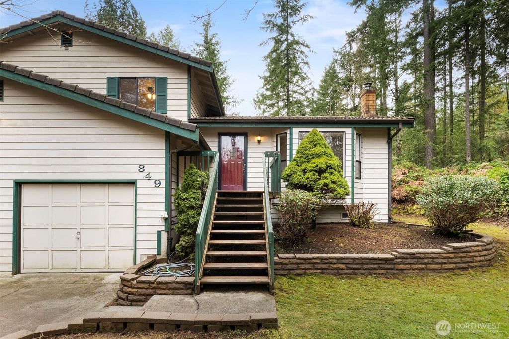 Photo of 849 NW Pioneer Hill Road, Poulsbo, WA 98370 (MLS # 2478441)