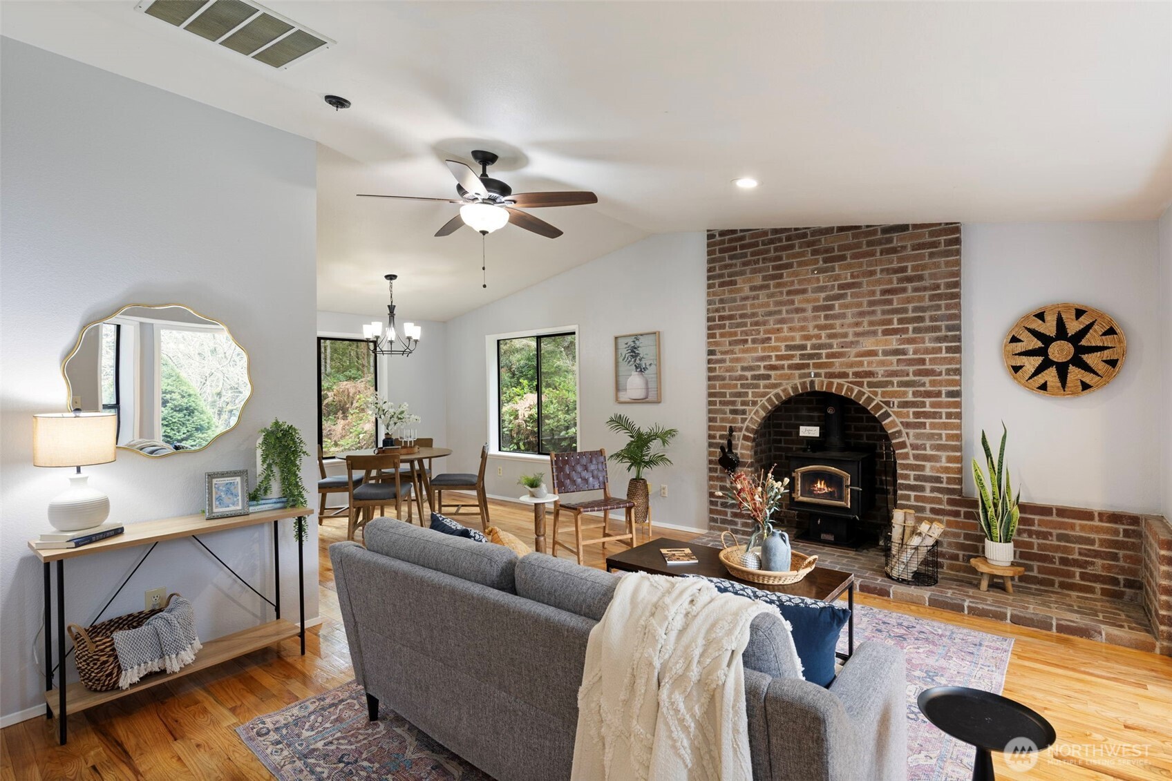 849 NW Pioneer Hill Road