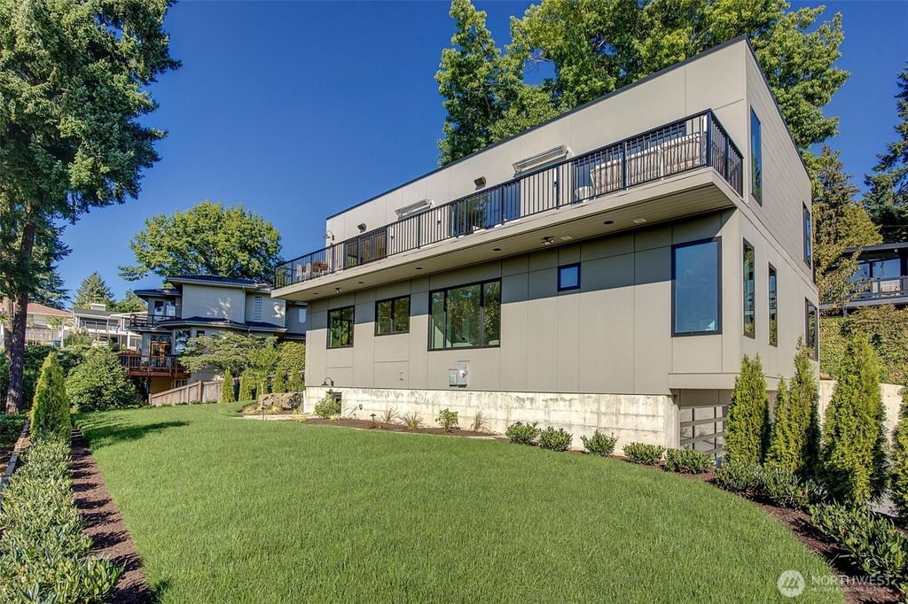 Photo of 6950 SE Maker Street, Mercer Island, WA 98040 (MLS # 2513408)