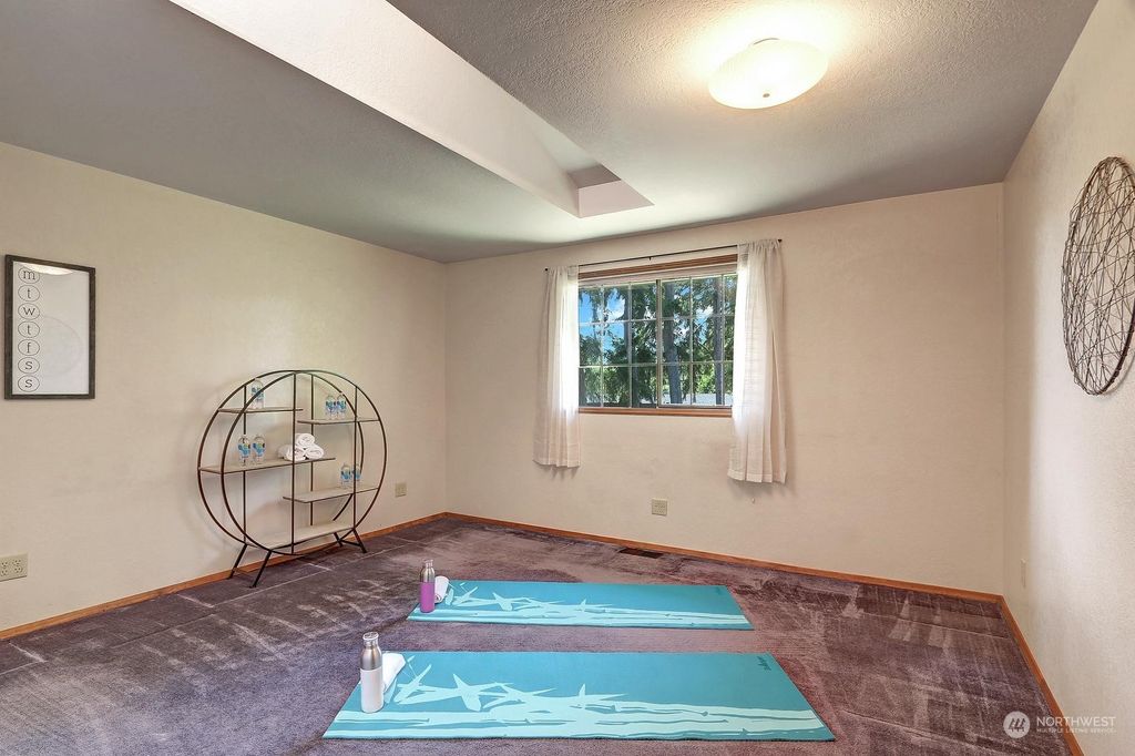 listing image 9364545662241750880