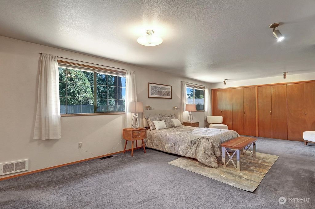 listing image 9364693955177798334